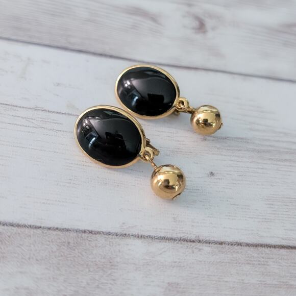 Vintage Clip On Earrings Black Enamel & Gold Tone Ball Dangle - Picture 2 of 6